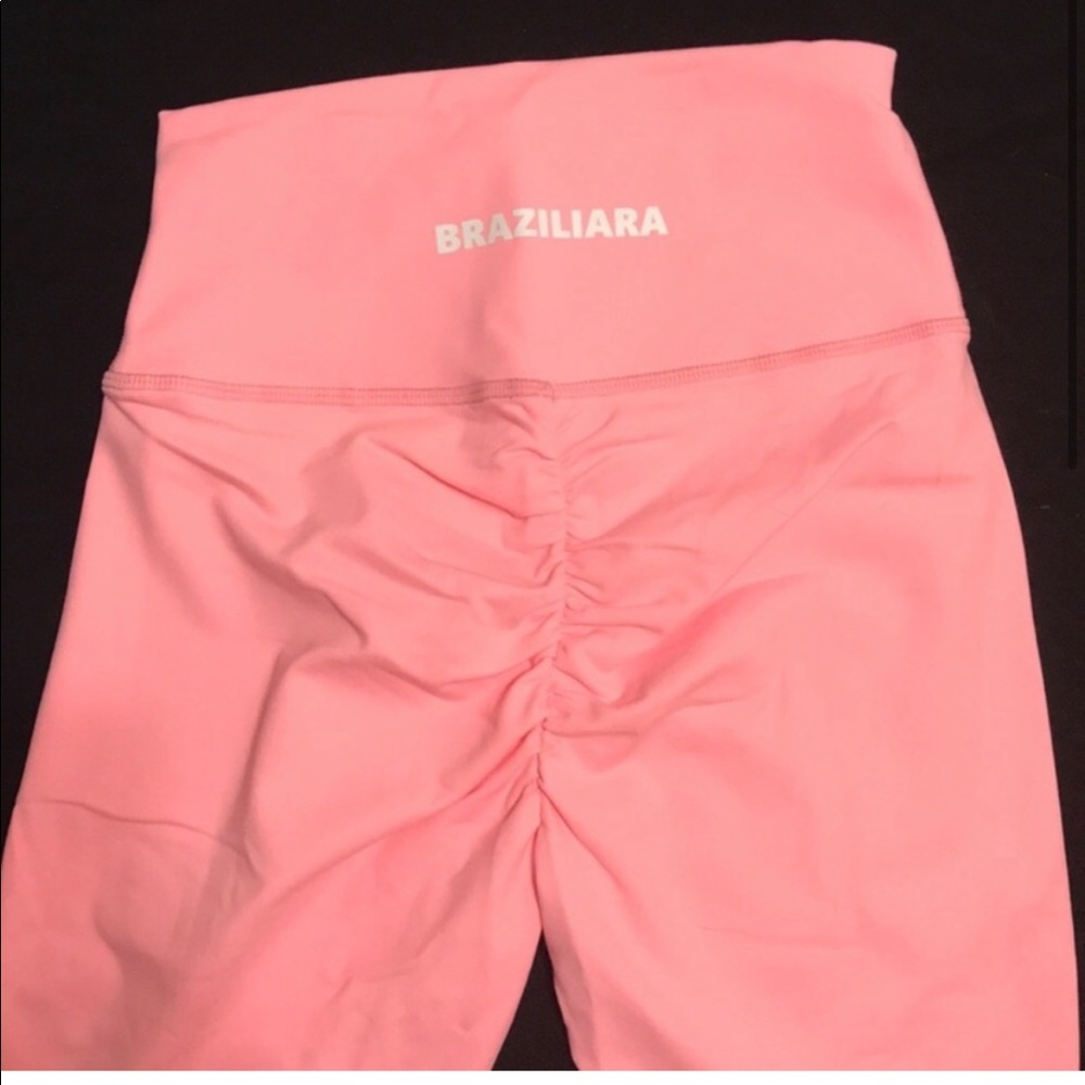 Pink flattering scrunch leggings
